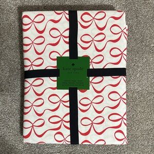Nwt Kate spade red bow tablecloth